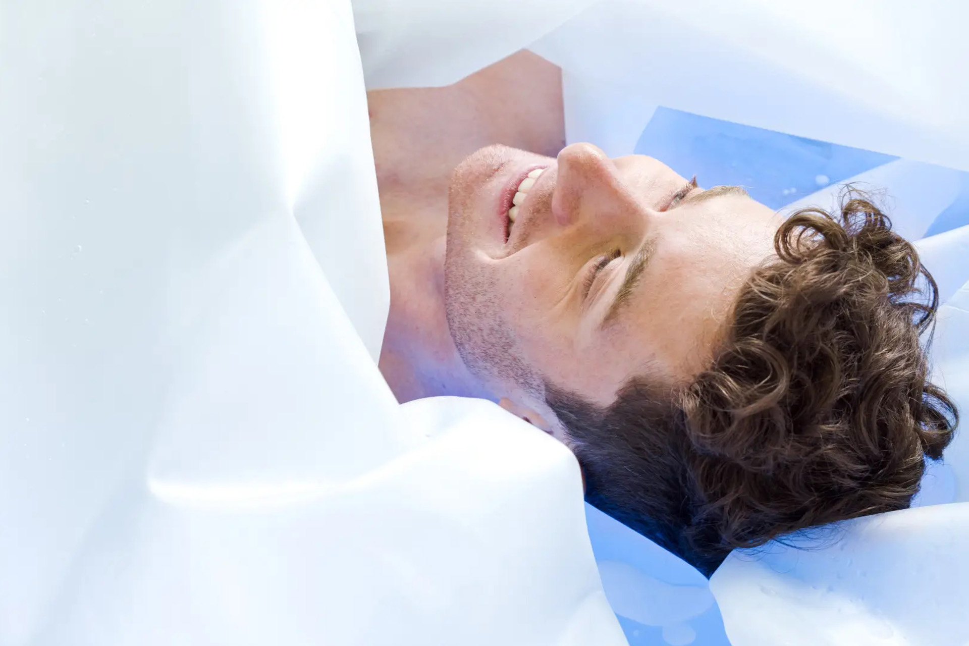 Zerobody Cryo, a water membrane cold therapy treatment.